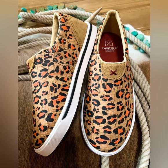 TWISTED X GIRLS' LEOPARD PRINT CASUAL SHOES - MOC TOE - Picture 2 of 16